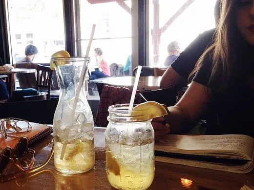 Pro tip: iced winter white tea + vanilla + lemon = a perfect afternoon pick-me-u
